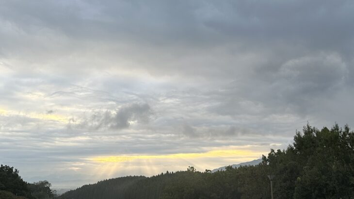 由布院の朝焼け（シン・セシア）