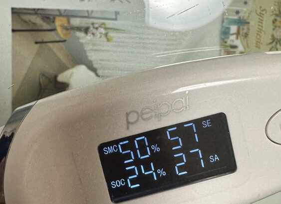 お手入れする前と後の肌計測器（シン・セシア）